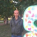 Знакомства: Димон, 31 год, Славянск