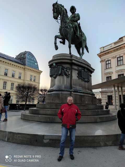 Вена . Памятник Йозефу , сыну императрицы Марии Терезии .