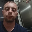 Знакомства: Игорь, 38 лет, Петриков